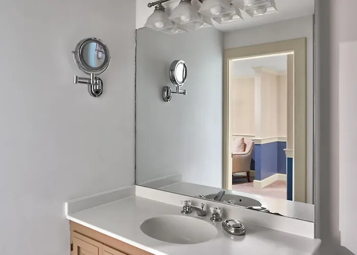 Cape Arundel Inn And Resort